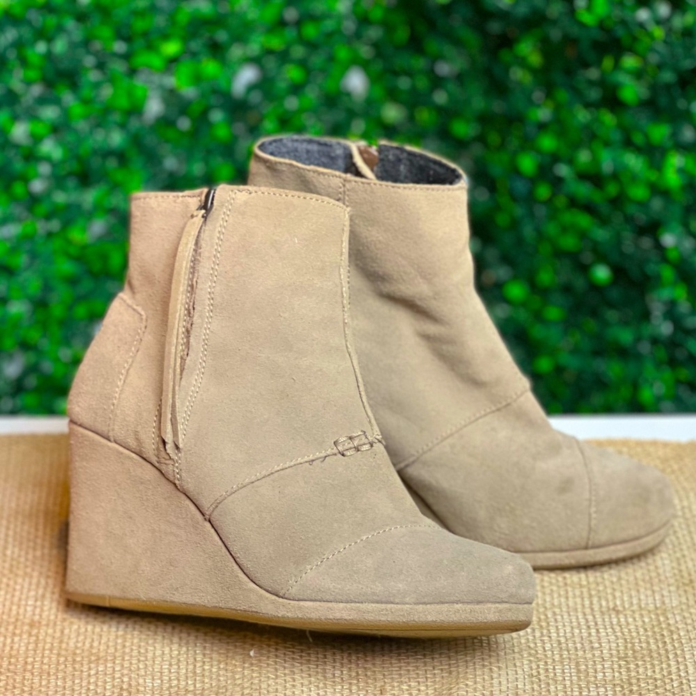TOMS beige suede-like wedge ankle boots, size 7, gently used, good condition